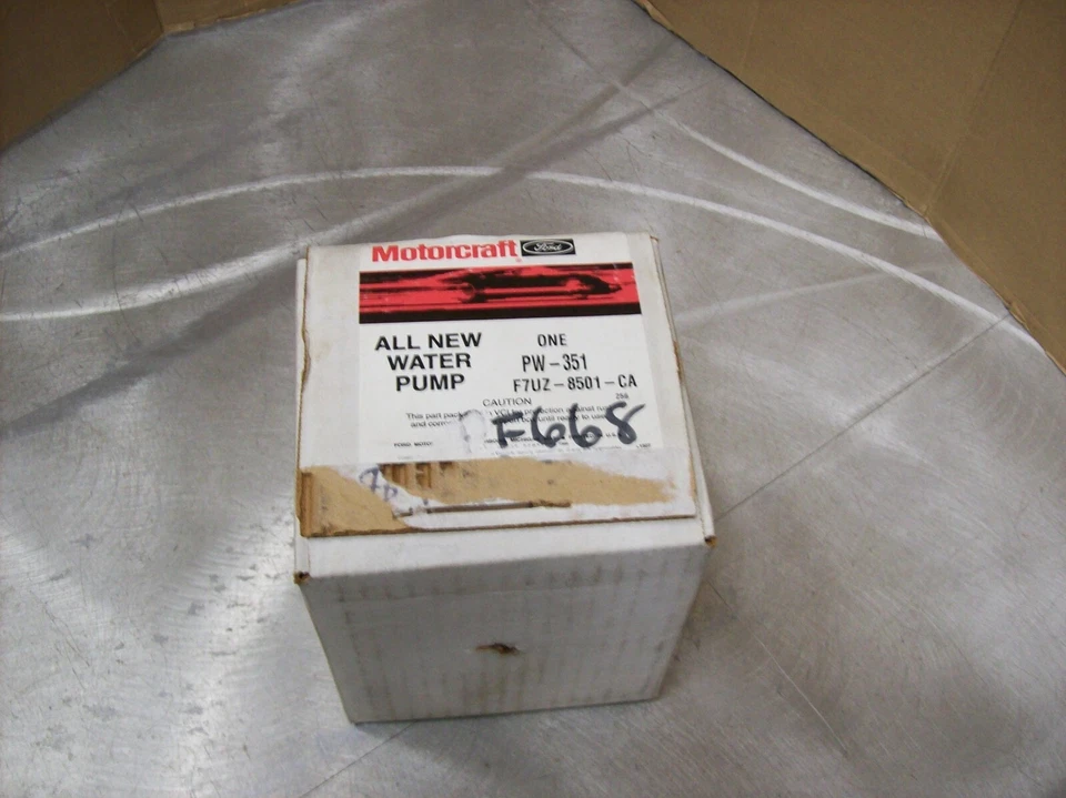 Bomba de agua Ford genuina OEM Motorcraft PW-351 Foto 1 de 1