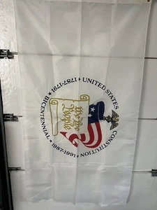 Bandera exterior o decoración de pared de la Constitución del Bicentenario de Estados Unidos. "Talla XL 35"" X 62""" - Imagen 1 de 4