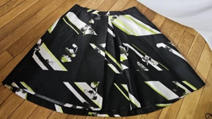 Lane Bryant Elastic and Zipper Closure Black, White and Green Skirt Size 26 Plus - Picture 1 of 7