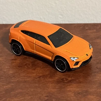 Hot Wheels Lamborghini Urus Orange HW 2016 Hot Trucks sueltos Foto 1 de 2