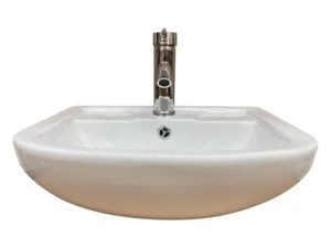 18 3/8" Wall Mounted Bathroom Sink in White with Overflow - Picture 1 of 5