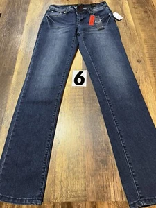 Neu mit Etikett Earl Jean Damenjeans mit geraden Beinen Größe 2 26x31 dunkel gewaschenfrei - Bild 1 von 8