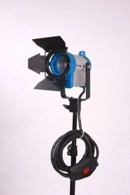 150W Fresnel Tungsten Light Spotlight Junior 150 + 2*bulbs studio film lighting - Image 1 of 4
