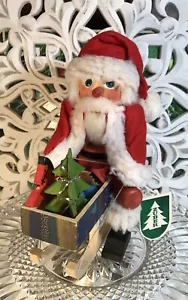 ZUBER Nussknacker Weihnachten Weihnachtsmann Schlitten voller Spielzeug Holz Original Etikett Deutschland - Bild 1 von 7