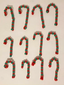 Vintage Hand Perlen Pfeifenreiniger Zuckerstange Ornamente Dekorationen rot grün 12 Stück  - Bild 1 von 10