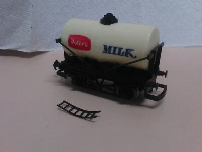 Hornby Railways Peters Milk 12 Ton Tank Tanker R311 R387 OO (Broken Ladders) - Image 1 of 4