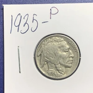 1935 Philadelphia Mint Buffalo Nickel - Picture 1 of 2