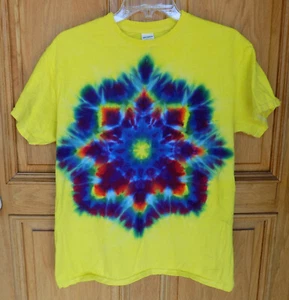 Gildan Mens Size M Yellow Tie Dyed S/S T Shirt - Picture 1 of 2