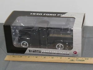 1940 Ford Pickup Truck BLACK Die-cast Model FIRST GEAR 49-0393 1:25 NIB - Picture 1 of 5