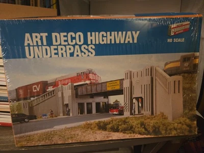Walthers Cornerstone HO Art Deco Highway Underpass 933-3190 - Image 1 of 2