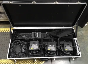 Lowel DP Light Kit w/ 3 Barndoor Lights, 2 Power Cords in Lowel Case - TESTED! - Picture 1 of 16