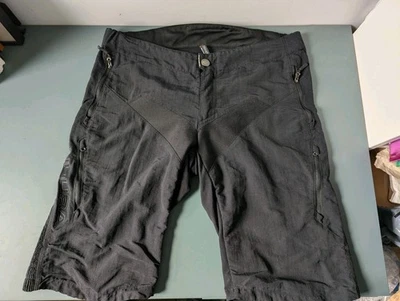 Endura Singletrack Men’s MTB Shorts, Black, Medium, great condition - Image 1 of 4