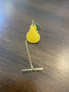 Vintage Pear Pin Brooch Brushed Gold Tone Fruit Yellow - Picture 1 of 4