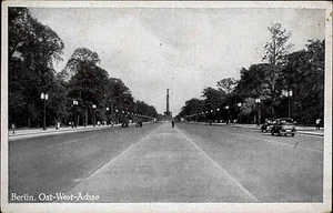 Berlin alte s/w Postkarte ~1940 Ost West Achse Siegessäule im Hintergrund Autos - Picture 1 of 2