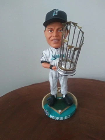 FLORIDA MARLINS! PUDGE RODRIGUEZ 2003 World Series champion! Cover