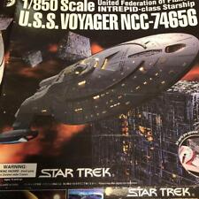 STAR TREK U.S.S.VOYAGER NCC-74656 1/850 BANDAI