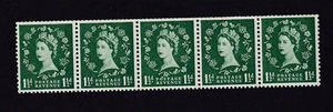 GB QEII Wilding 11/2d Tudor Crown Sideways Strip Varietät 'Dot Over O' SG S25m UM - Bild 1 von 2