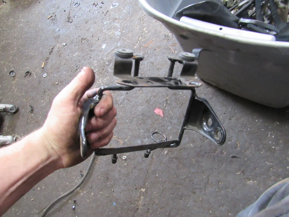 Honda CB250 2002 Nighthawk soporte de oreja soporte de montaje Foto 1 de 1