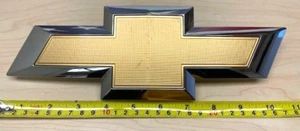 Emblema parrilla delantera GM Chevrolet Bowtie 2015-20 Chevy Colorado 84238670 envío rápido - Imagen 1 de 4