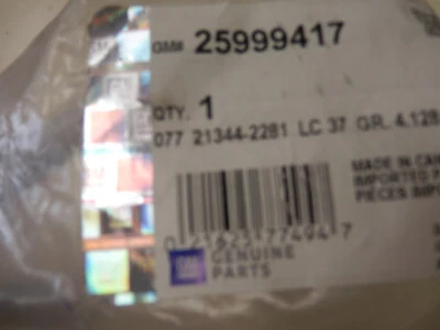 Línea de enfriador de aceite genuino OEM GM 25999417 Suburban Yukon Silverado 1500 GMC Foto 1 de 4