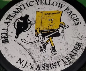 NEW JERSEY DEVILS BELL ATLANTIC YELLOW PAGES SPONSOR VINTAGE NHL PUCK MADE= 🇨🇦 - Picture 1 of 11