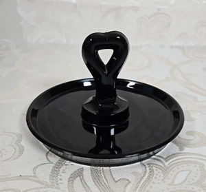 Schwarz Glas Mittelgriff Bon Bon Leckerbissen Tablett 6" Herzförmiger Griff LESEN - Bild 1 von 4