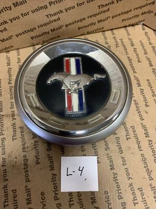 10-12 Ford Mustang Convertible Rear Trunk Lid Shell EMBLEM BR33-6342508-CA OEM - Picture 1 of 4