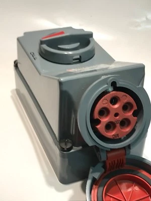 MENNEKES 7288 RIGHT ANGLE SWITCH IP67 INTERLOCK SOCKET 32A 3PN+E 492-5925  ad1b8 - Image 1 of 4