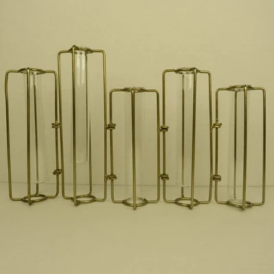 5 jarrones de flores de tubo de ensayo de vidrio en un marco de metal articulado con bisagras de 8" de alto Foto 1 de 4
