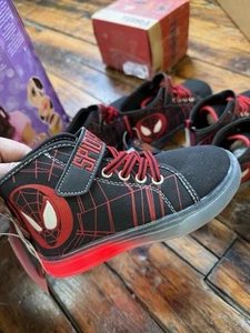 Marvel Spider-man Lighted Sneaker Footwear - Size 12 - Picture 1 of 1