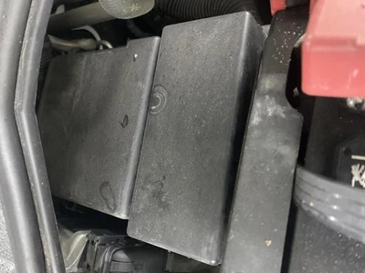 Used Fuse Box Engine fits: 2015 Nissan Titan  Grade A - Imagem 1 de 4