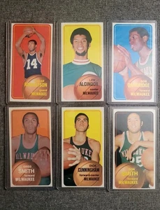 1970-71 Topps Oscar Robertson #100/ Lew Alcindor #75 - Milwaukee Bucks Team Lot - Picture 1 of 13