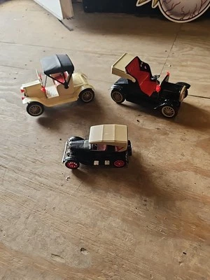 2 coches antiguos vintage de juguete de hojalata ópalo por fricción hechos en Japón y 1 diecast Foto 1 de 4