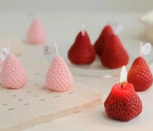 candle (Strawberry) - Picture 1 of 3