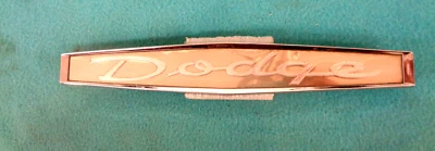 1964 DODGE 330 MODEL QUARTER PANEL "DODGE" EMBLEM / NAME PLATE CAST #2526915 VGC - Image 1 of 4