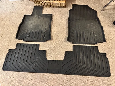 Alfombrillas para todo clima OEM 2019-2024 Subaru Ascent J501SXC030 (2 filas) Foto 1 de 4