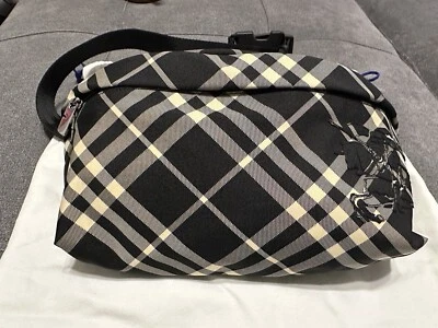 Bolso Cinturón Burberry Temporada a Cuadros Nuevo con Etiquetas Negro/Calicó Foto 1 de 4