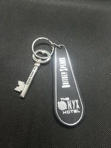 BRITNEY SPEARS...ONYX HOTEL TOUR 2004... LLAVERO LLAVERO... NUEVO... RARO - Imagen 1 de 2