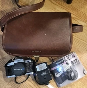Yashica FX-70 Quartz Body Analog SLR Camera Casing Case Flash And Manual Vtg - Picture 1 of 6