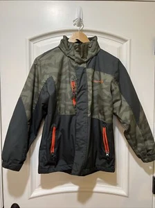 JUNGEN GRÜN TARNFARBEN 3 TASCHEN DOPPELREISSVERSCHLÜSSE FREE COUNTRY WINTERJACKE GRÖSSE S 8  - Bild 1 von 11