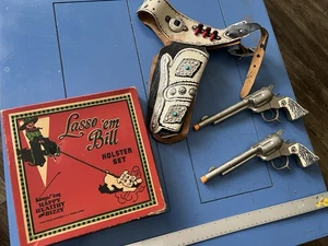 1950's Keyston Bros. Lasso 'em Bill Cap Gun Holster Set w/ Box and Cap Guns - Picture 1 of 23