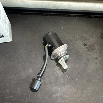 BOMBA ACEITE DIFERENCIAL TRASERO CILINDRO VOLVO V50 XC90 S60 XC70 S80 V70 30783079 Foto 1 de 4