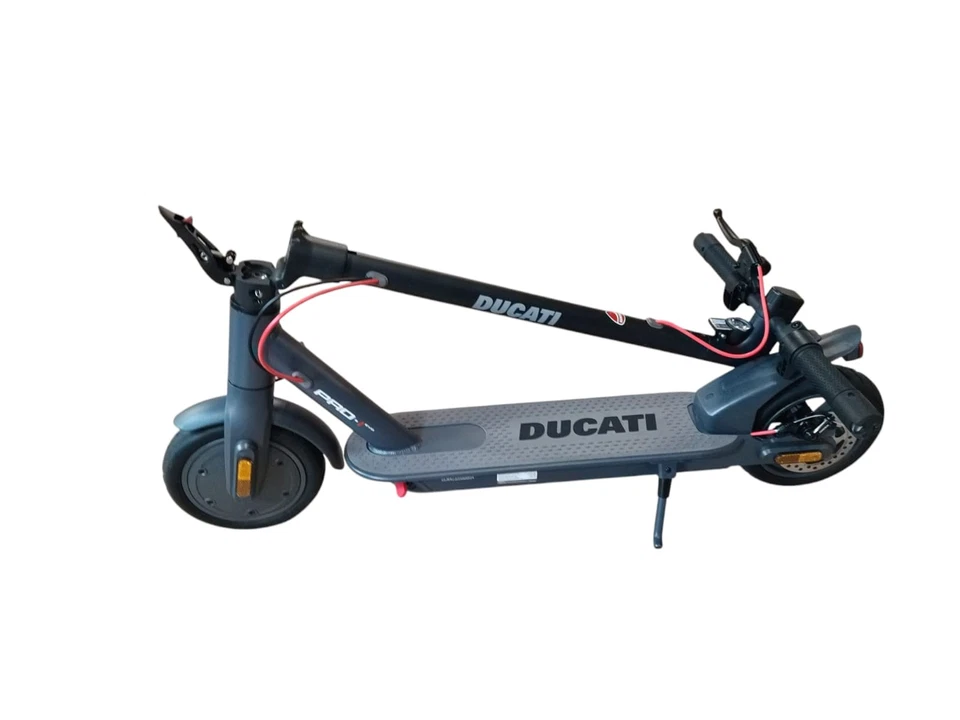 Ducati Pro-I EVO Safe Ride, Motor 350 W, Spitzenleistung 500 W, Reifen 8,5 - Bild 1 von 4