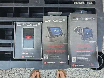 Motorola Droid A855 - White Black ( Verizon )  Used - Image 1 of 4