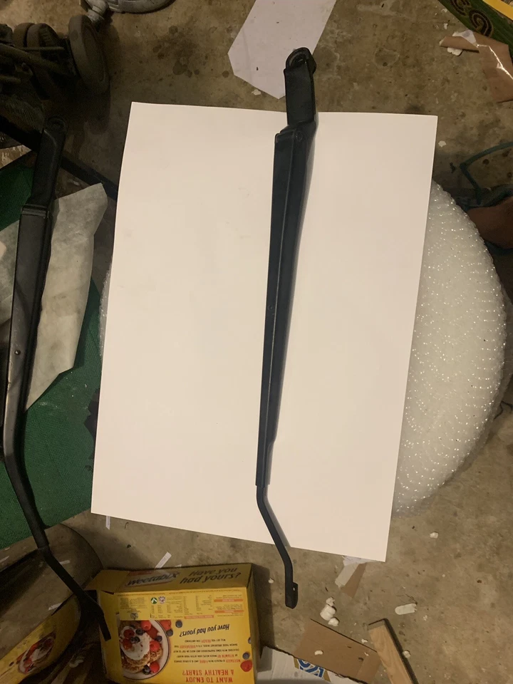 Toyota Celica vvti Drivers Front wiper arm 2000-2006 140 190 vvtLi tsport Right - Image 1 of 1