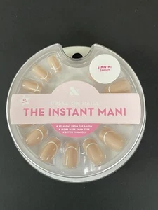 Olive & June The Instant Mani Press On Nails Short French - Picture 1 of 3