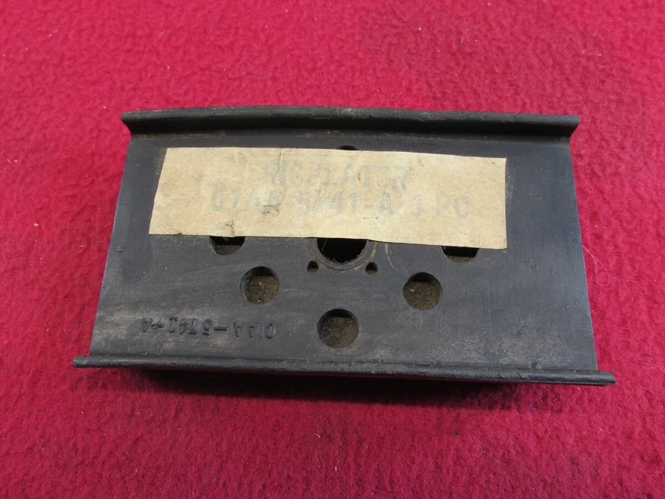 FORD GALAXIE THUNDERBIRD FAIRLANE RR 1960-1965 AISLADOR DE RESORTE A GRILLETE Nuevo de Lote Antiguo Foto 1 de 4