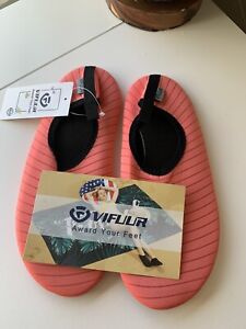 Womens Water Shoes Size 9 - 9 1/2