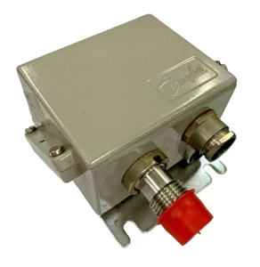 DANFOSS EMP2 084G2110 Pressure Transmitter 0...10 bar 4..20mA Output - Picture 1 of 2