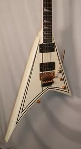 Jackson Pro Series RR3 Randy Rhoads Ivory with Black Pinstripe electric guitar - Picture 1 of 9